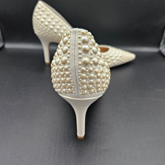 Womans INC off white almond toe half pearl holiday festive party pumps 7M - Picture 5 of 9